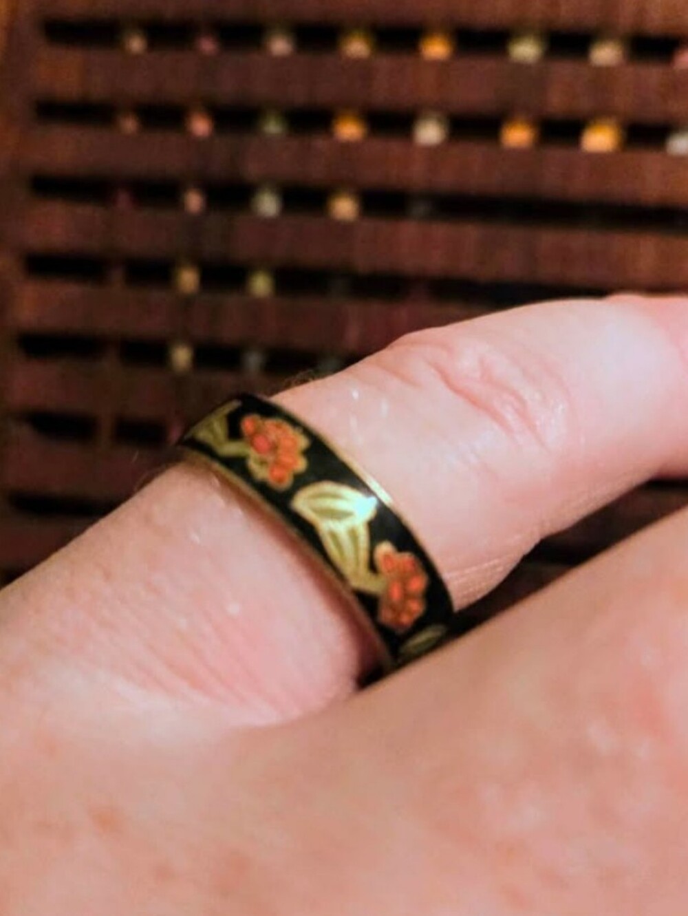 Black and Gold Floral Enamel Band Ring Size 5.5